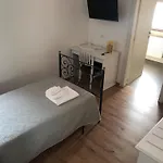Πανσιόν Rossa
