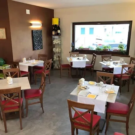 Πανσιόν Rossa Romans di Varmo